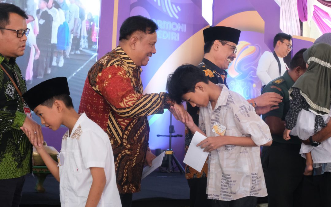 Pemkot Kediri Berikan Santunan kepada 1689 Anak Yatim se-Kota Kediri